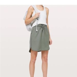 Lululemon Green On the Fly Woven Skirt